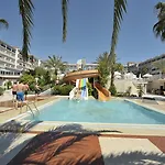 호텔 Seaden Corolla 4*