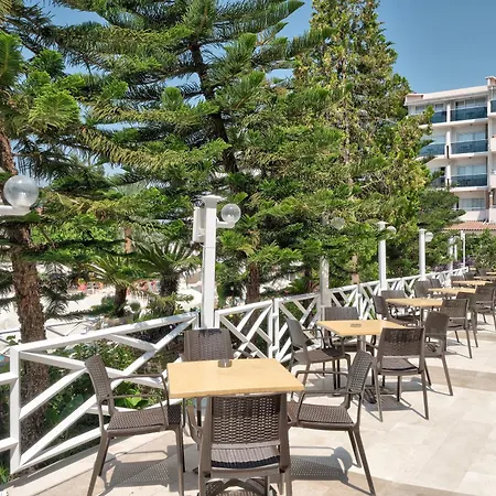 Seaden Corolla מלון