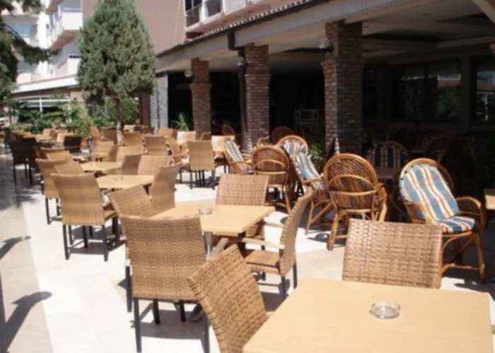 Seaden Corolla Hotell Side