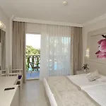 Seaden Corolla Hotel