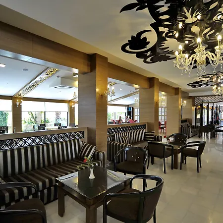 Hotel Seaden Corolla Side